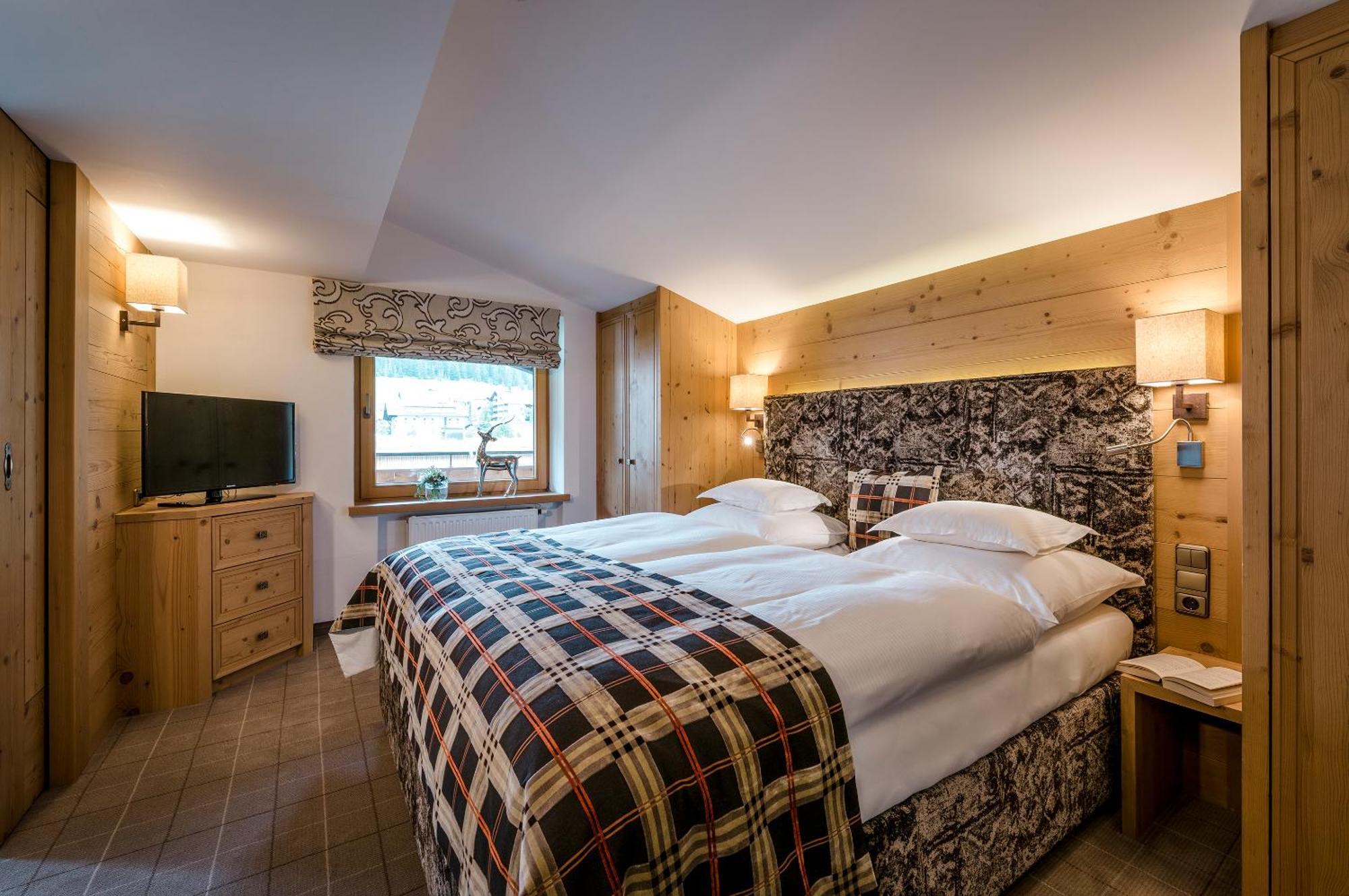 לך אם ארלברג Hotel Auenhof מראה חיצוני תמונה