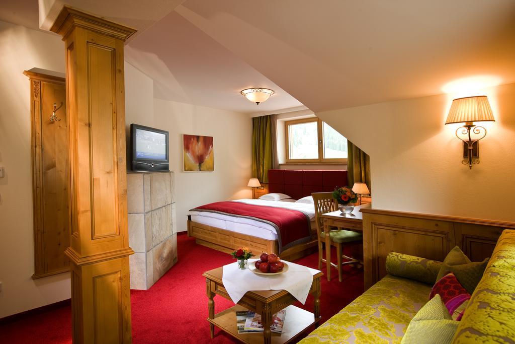 לך אם ארלברג Hotel Auenhof מראה חיצוני תמונה